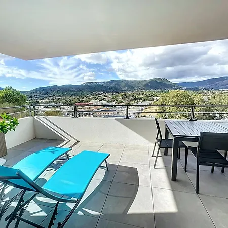 Avec Tres Jolie Vue *