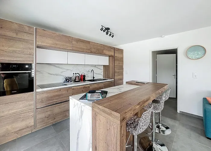 Avec Très Jolie Vue *